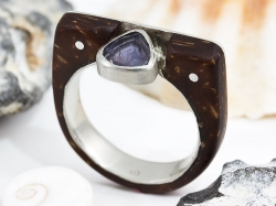 Ring " Veilchen" Silber, Kokosnuss & Iolith