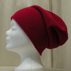 Mütze mit Rollrand, Farbe: kirsche