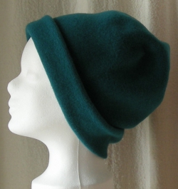 Mütze mit Rollrand, Farbe: kristallgrün