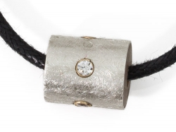 Zylinder, 925er Silber mit 4 x Zirkonia, auf Textilband