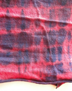 Schlauch-Tuch, Schlupftuch, Schal aus 100% Merino-Wolle, handgebatikt, rot-dunkelblau