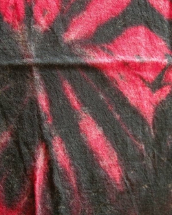 Schlauch-Tuch, Schlupftuch, Schal aus 100% Merino-Wolle, handgebatikt, rot-schwarz