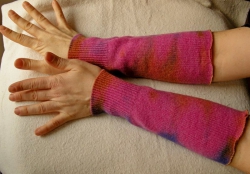 Stulpen für die Arme aus 100% MERINO-Wolle, Farbe: pink-blau