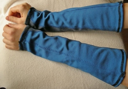 Stulpen für die Arme aus 100% MERINO-Wolle, Farbe: blau-grau