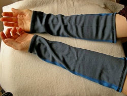 Stulpen für die Arme aus 100% MERINO-Wolle, Farbe: blau-grau