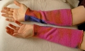 Stulpen für die Arme aus 100% MERINO-Wolle, Farbe: pink-blau