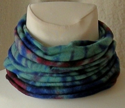 Schlauch-Tuch, Schlupftuch, Schal aus 100% Merino-Wolle, handgebatikt, türkis-blau-rot